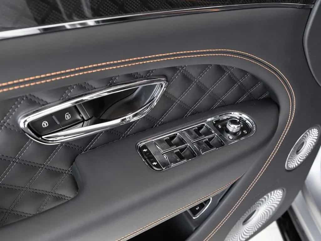 Bentley Bentayga S Black Edition V8 von BENTLEY 12/2025-photo-19