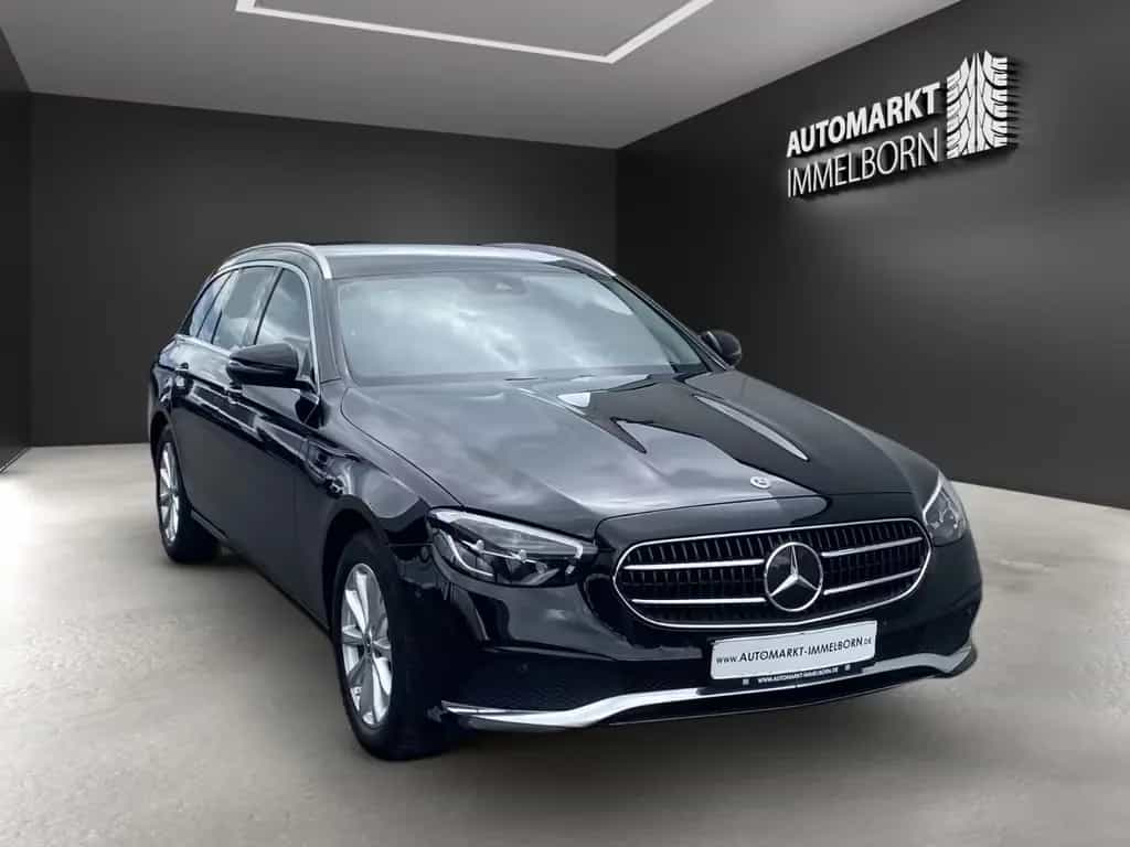 Mercedes-Benz E 300 Avantgarde Vollleder*LED*Kamera*Wides*DAB* 01/2022-photo-1
