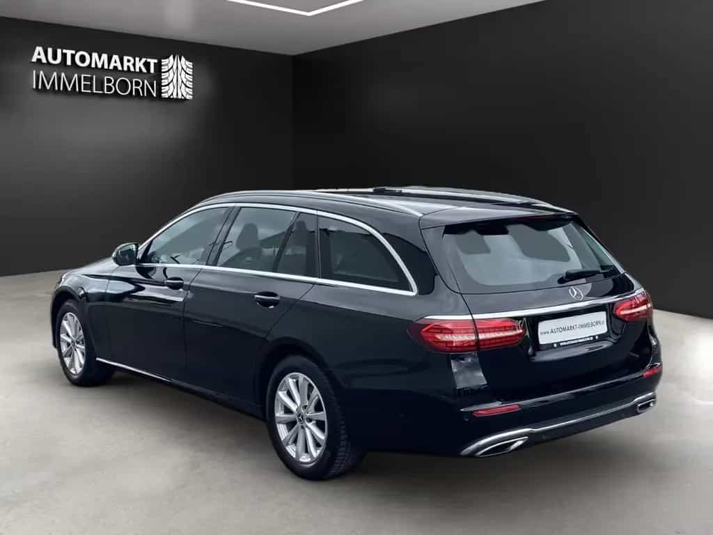 Mercedes-Benz E 300 Avantgarde Vollleder*LED*Kamera*Wides*DAB* 01/2022-photo-4
