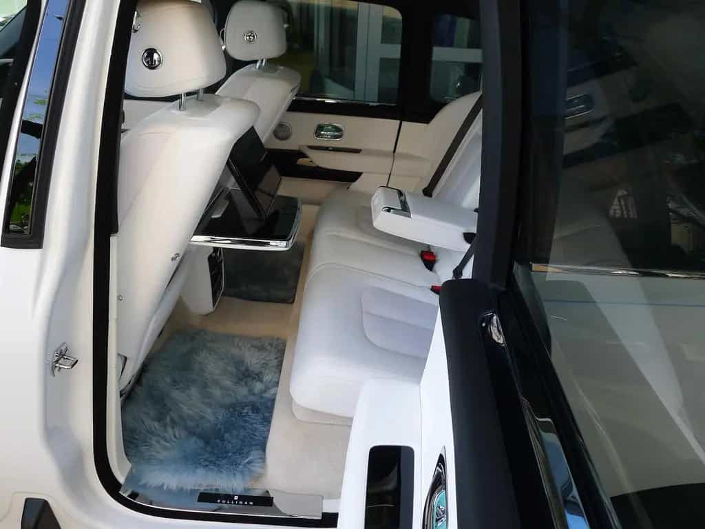 Rolls-Royce Cullinan 1.Hand deutsche Auslieferung Neuzustand 12/2019-photo-10