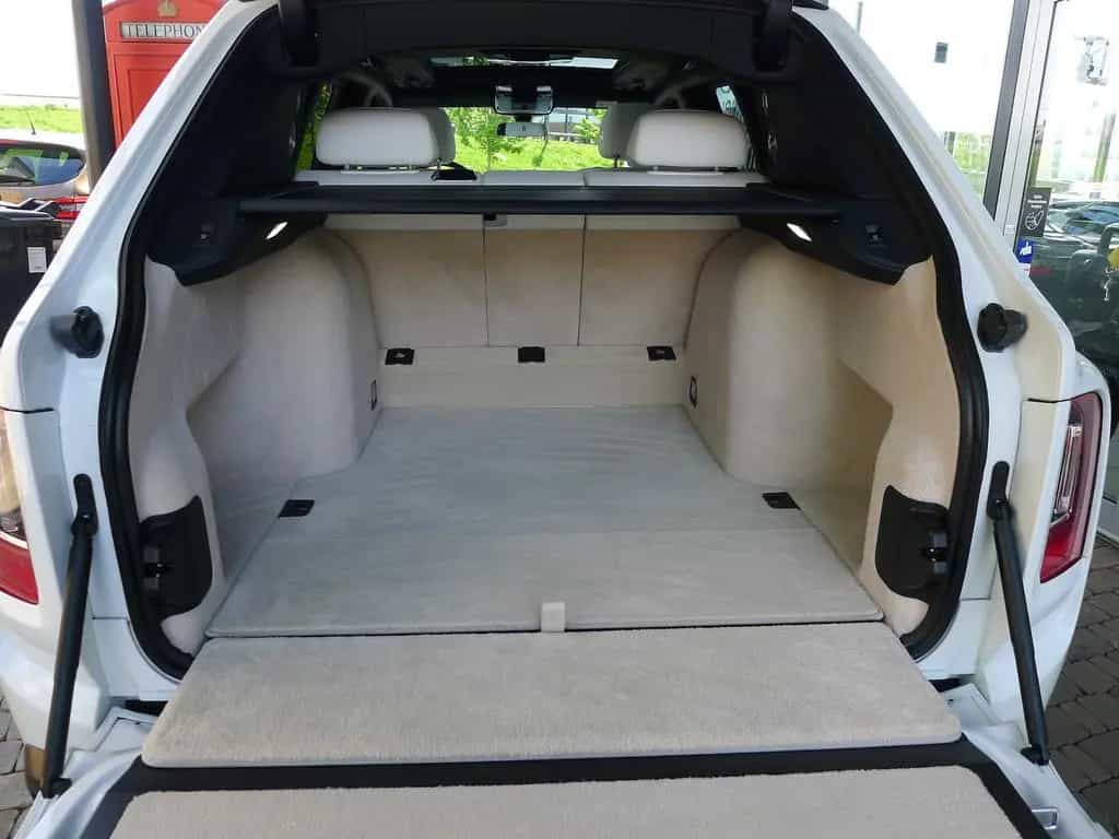 Rolls-Royce Cullinan 1.Hand deutsche Auslieferung Neuzustand 12/2019-photo-11