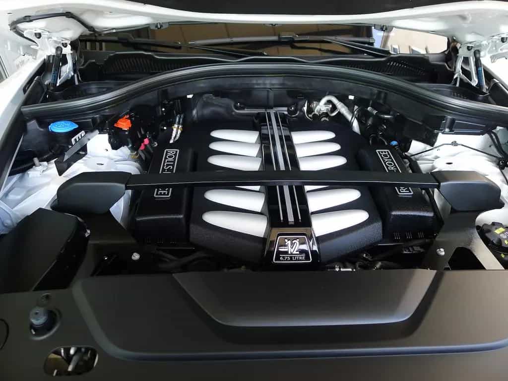 Rolls-Royce Cullinan 1.Hand deutsche Auslieferung Neuzustand 12/2019-photo-12