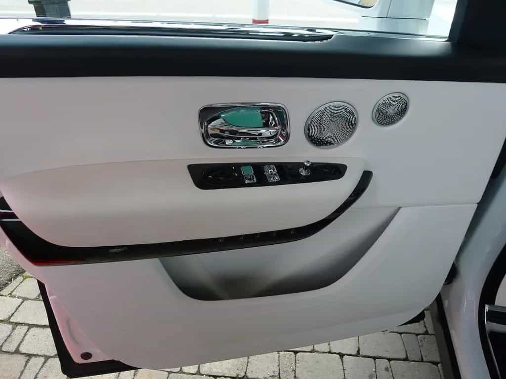 Rolls-Royce Cullinan 1.Hand deutsche Auslieferung Neuzustand 12/2019-photo-4
