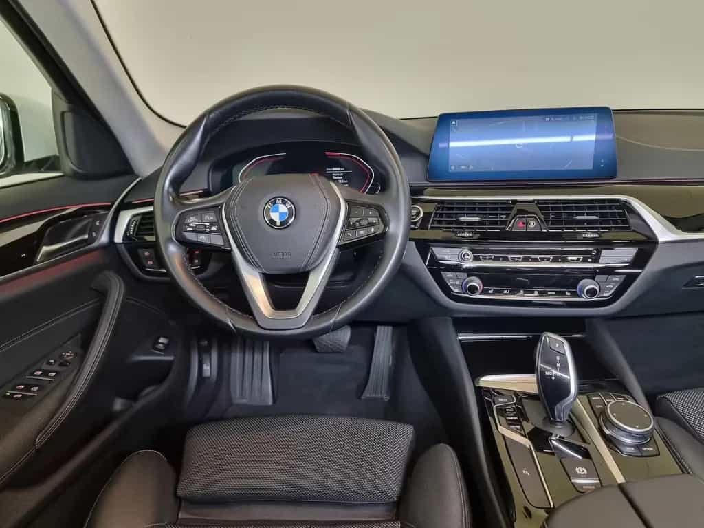 BMW 5 Series 520d SportLine LED AHK ACC Navi Kamera Hifi 09/2019-photo-11