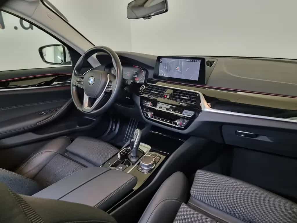 BMW 5 Series 520d SportLine LED AHK ACC Navi Kamera Hifi 09/2019-photo-12