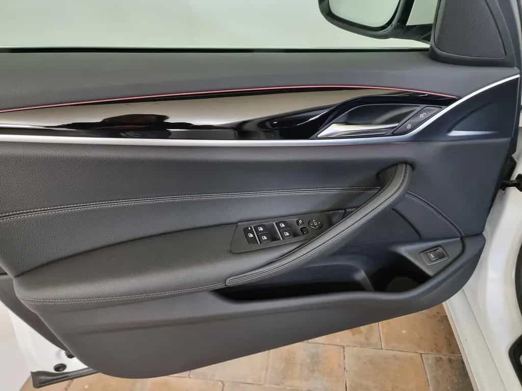 BMW 5 Series 520d SportLine LED AHK ACC Navi Kamera Hifi 09/2019-photo-22