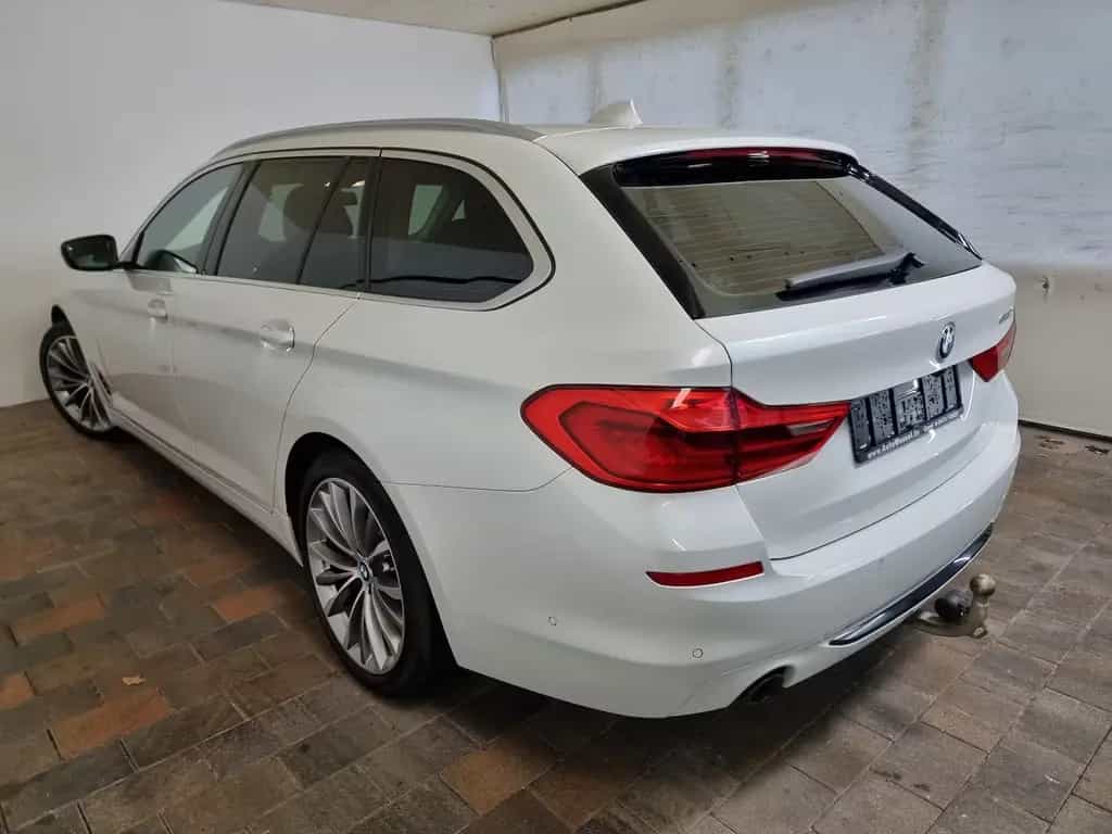 BMW 5 Series 520d SportLine LED AHK ACC Navi Kamera Hifi 09/2019-photo-7