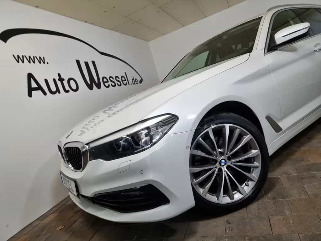 BMW 5 Series 520d SportLine LED AHK ACC Navi Kamera Hifi 09/2019-photo-8