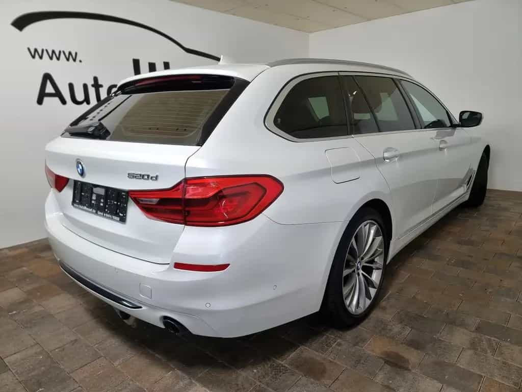 BMW 5 Series 520d SportLine LED AHK ACC Navi Kamera Hifi 09/2019-photo-9