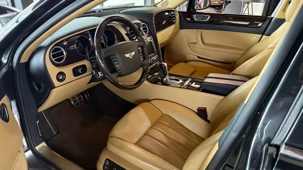 Bentley Continental Flying Spur 07/2005-photo-19
