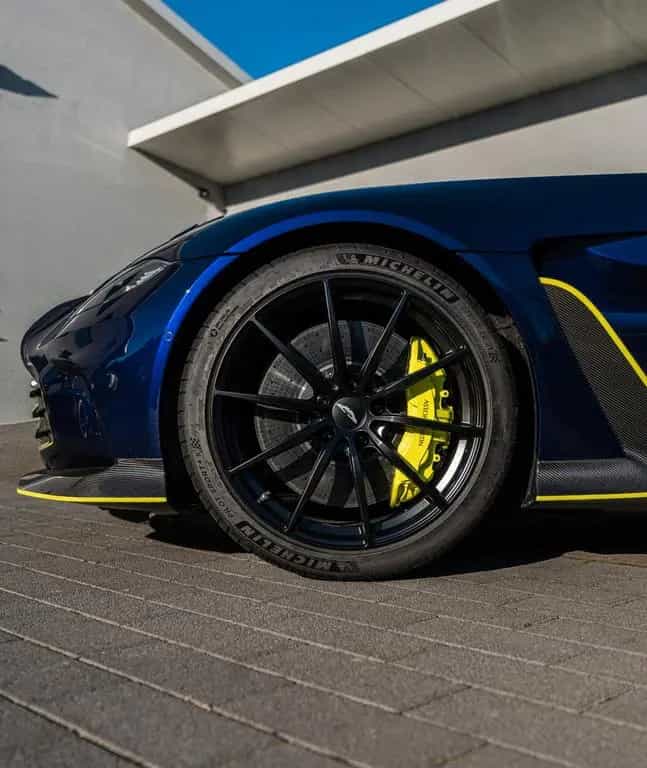 Aston Martin V12 Vantage 5,2 l V12 Roadster Limited 249 Stück 08/2023-photo-4