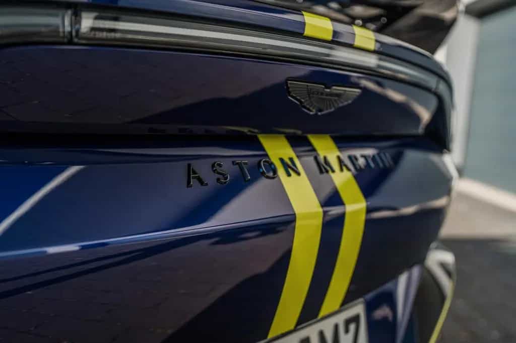 Aston Martin V12 Vantage 5,2 l V12 Roadster Limited 249 Stück 08/2023-photo-5