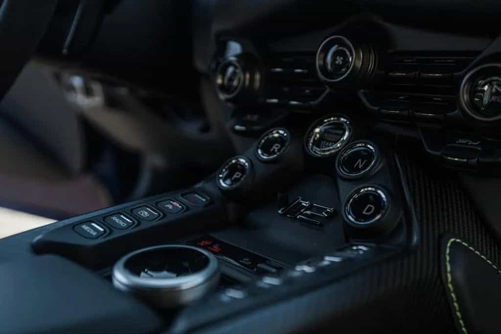 Aston Martin V12 Vantage 5,2 l V12 Roadster Limited 249 Stück 08/2023-photo-6