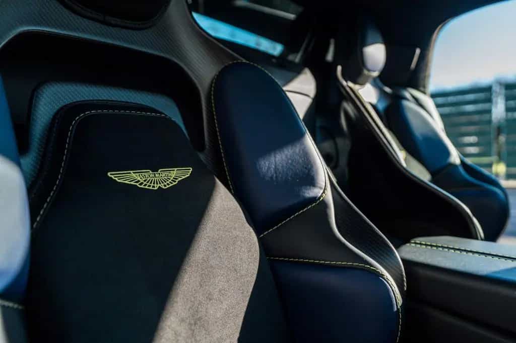 Aston Martin V12 Vantage 5,2 l V12 Roadster Limited 249 Stück 08/2023-photo-9