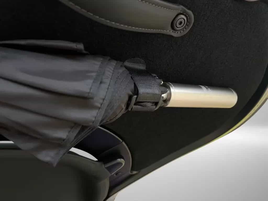 Aston Martin V8 Vantage MY25 / Carbon/ Soundsystem null-photo-18
