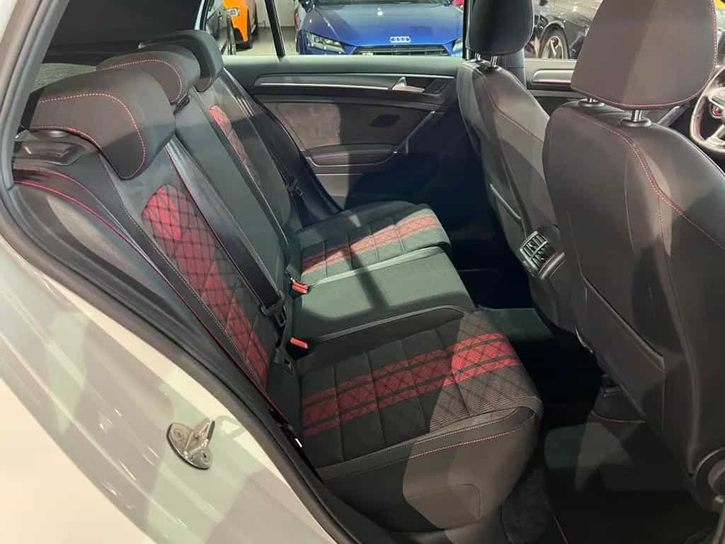 Volkswagen Golf 2.0 TSI DSG GTI TCR ACC 19Zoll NAVI 1.HAND 08/2019-photo-16