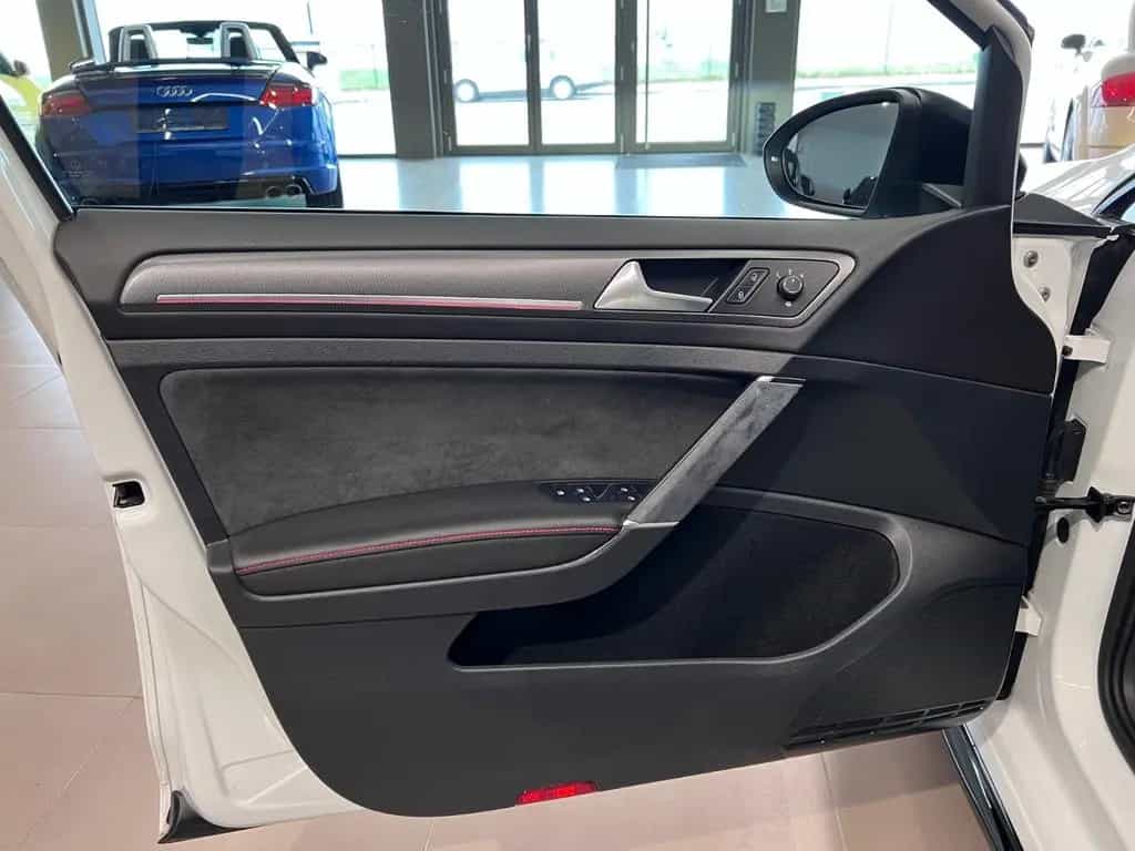 Volkswagen Golf 2.0 TSI DSG GTI TCR ACC 19Zoll NAVI 1.HAND 08/2019-photo-22
