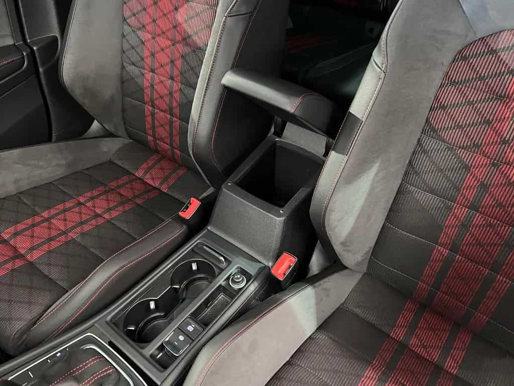Volkswagen Golf 2.0 TSI DSG GTI TCR ACC 19Zoll NAVI 1.HAND 08/2019-photo-23