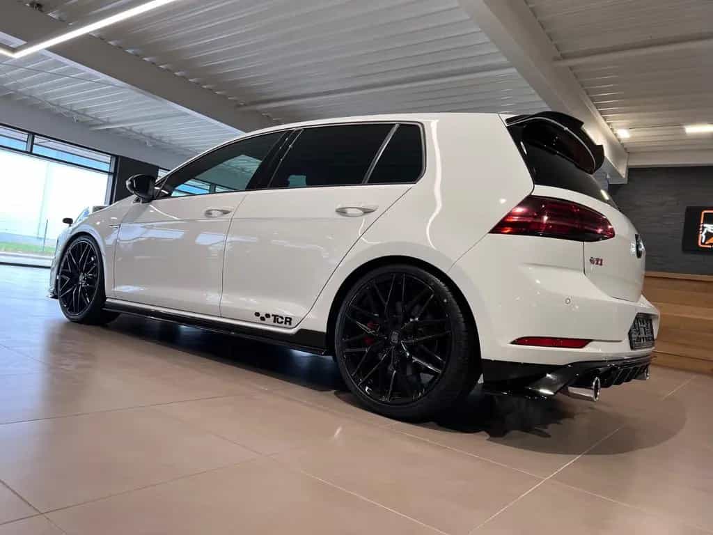 Volkswagen Golf 2.0 TSI DSG GTI TCR ACC 19Zoll NAVI 1.HAND 08/2019-photo-4