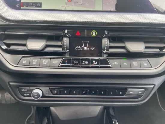 BMW 1 Series 118i Aut. Sport Line   LED*Navi*Sitzheizung*Temp 07/2020-photo-14