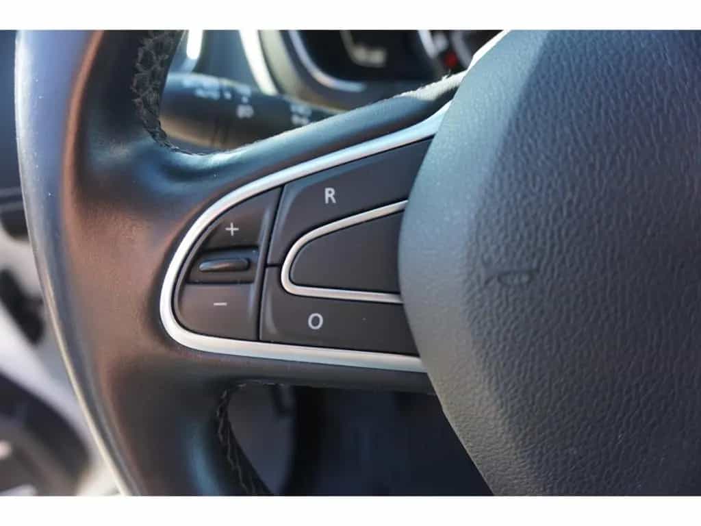 Renault Grand Scenic TCe140 BOSE Edition EDC AHK Navi SH 12/2019-photo-13