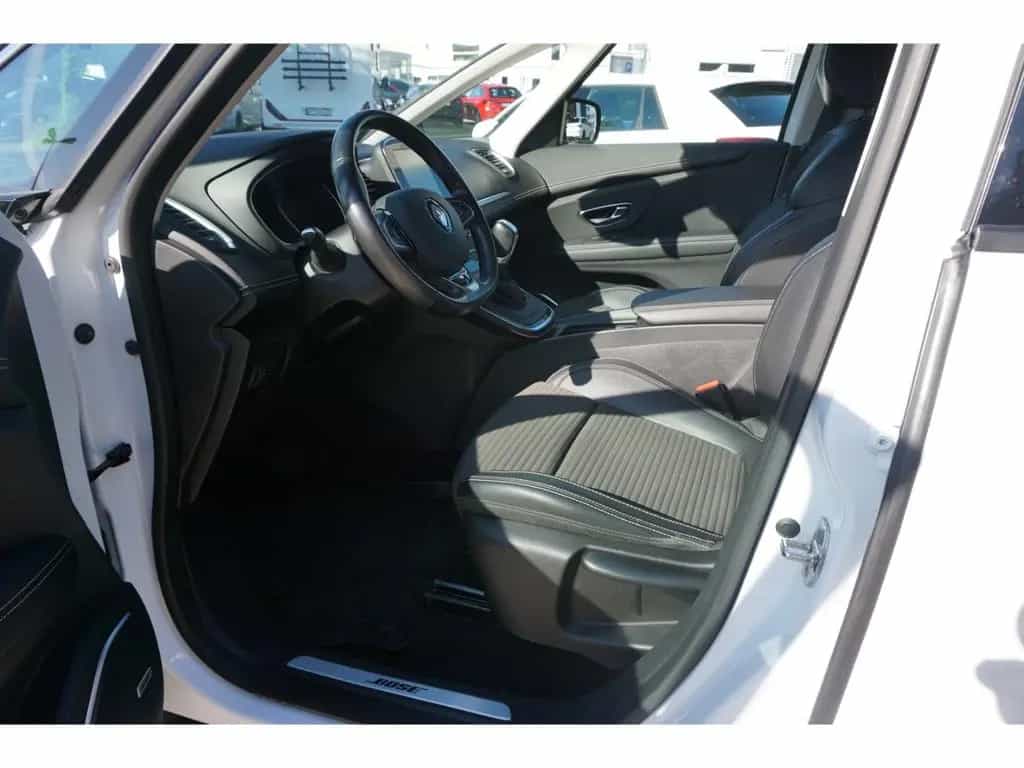 Renault Grand Scenic TCe140 BOSE Edition EDC AHK Navi SH 12/2019-photo-15