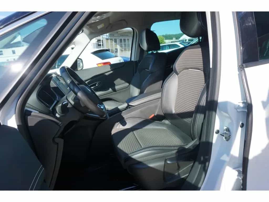 Renault Grand Scenic TCe140 BOSE Edition EDC AHK Navi SH 12/2019-photo-16