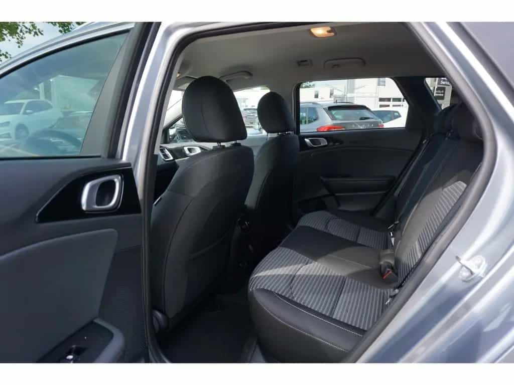 Kia Ceed_sw 1.0T 100 48V Ultimate DCT AHK Navi Kamer 10/2025-photo-23