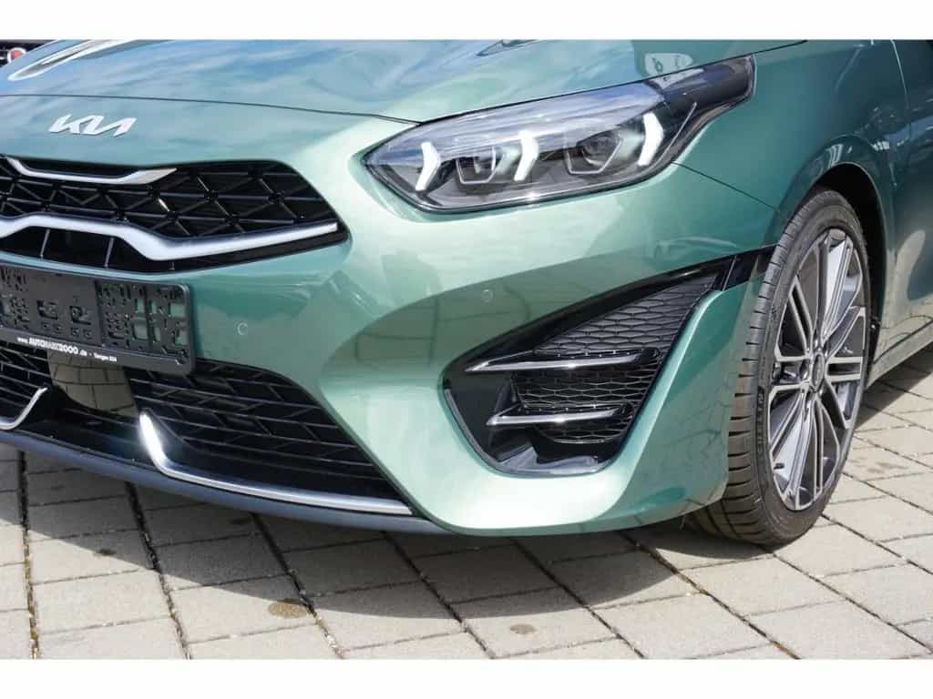 Kia Ceed_sw 1.5T 140 GT Line DCT7 Navi ACC LED Kamer 10/2025-photo-1