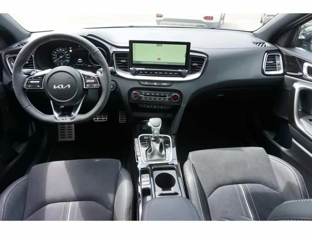 Kia Ceed_sw 1.5T 140 GT Line DCT7 Navi ACC LED Kamer 10/2025-photo-3