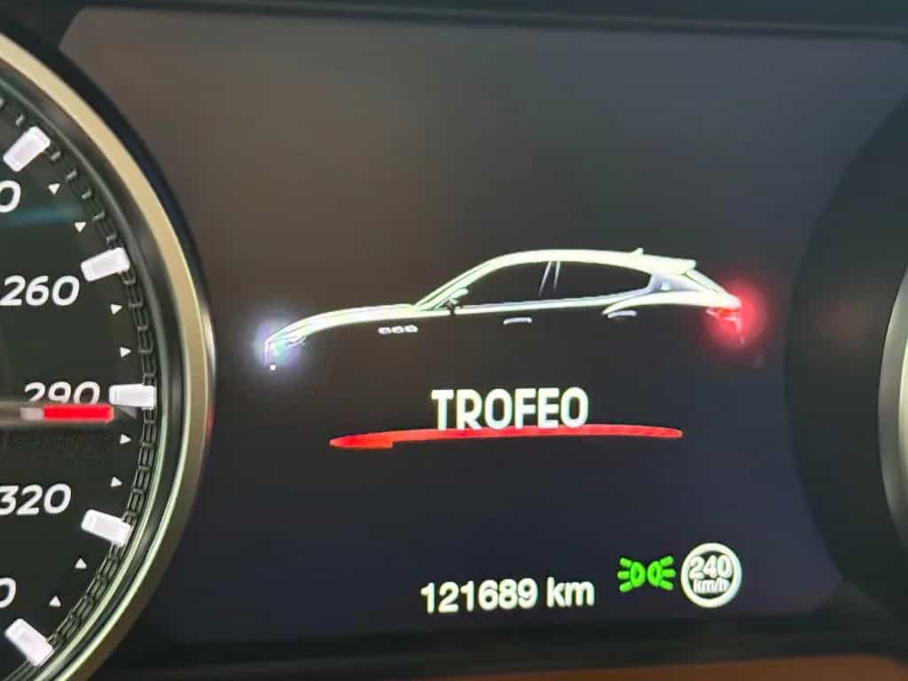 Maserati Levante TROFEO V8*PANO*360*B&W*SOFT*BELÜFTUNG*22 03/2021-photo-35