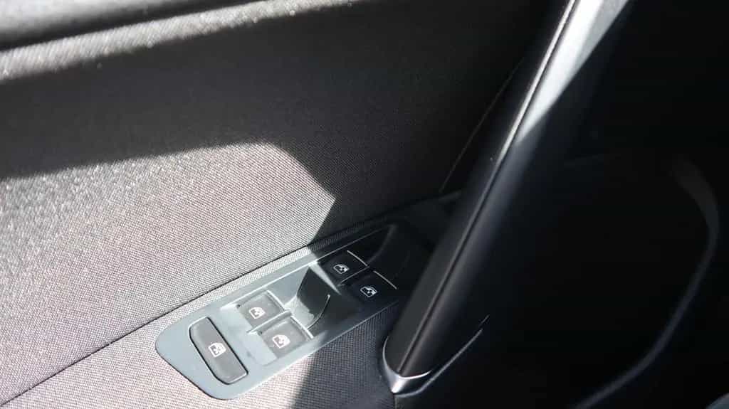 Volkswagen Golf VII Lim. Highline BMT-LED-Navi-ACC-DSG 12/2019-photo-19