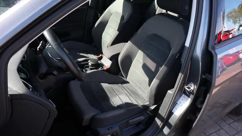 Volkswagen Golf VII Lim. Highline BMT-LED-Navi-ACC-DSG 12/2019-photo-22