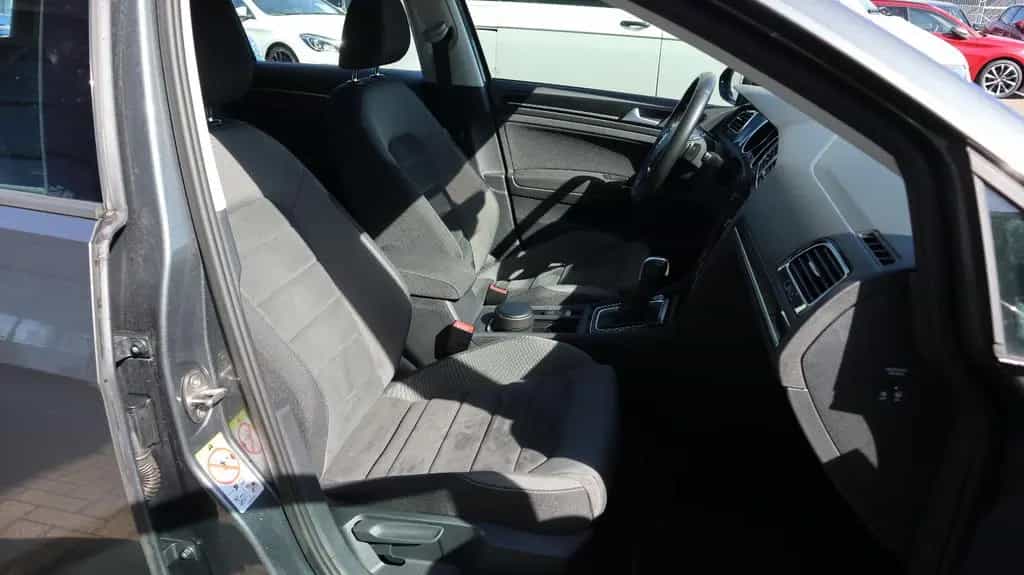 Volkswagen Golf VII Lim. Highline BMT-LED-Navi-ACC-DSG 12/2019-photo-24