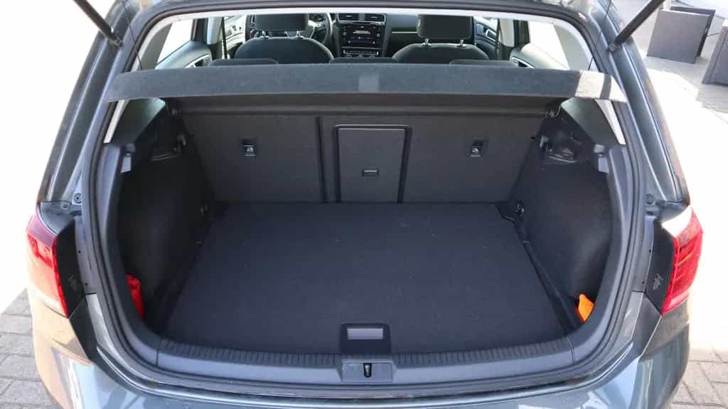 Volkswagen Golf VII Lim. Highline BMT-LED-Navi-ACC-DSG 12/2019-photo-27