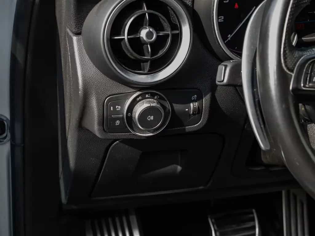 Alfa Romeo Stelvio Veloce Allrad AD El. Fondsitzverst. Navi 09/2022-photo-12