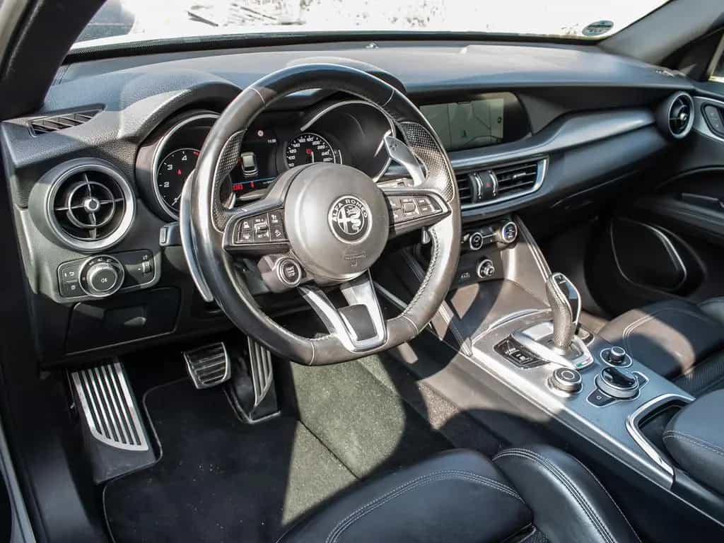 Alfa Romeo Stelvio Veloce Allrad AD El. Fondsitzverst. Navi 09/2022-photo-3
