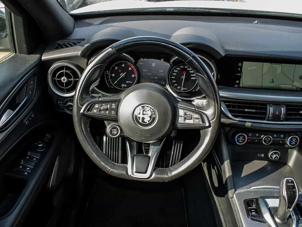 Alfa Romeo Stelvio Veloce Allrad AD El. Fondsitzverst. Navi 09/2022-photo-5