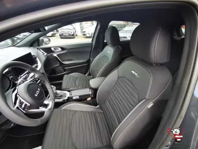 Kia Ceed 1,5T DCT GT-Line Tech+Navi+17Zoll 10/2025-photo-6