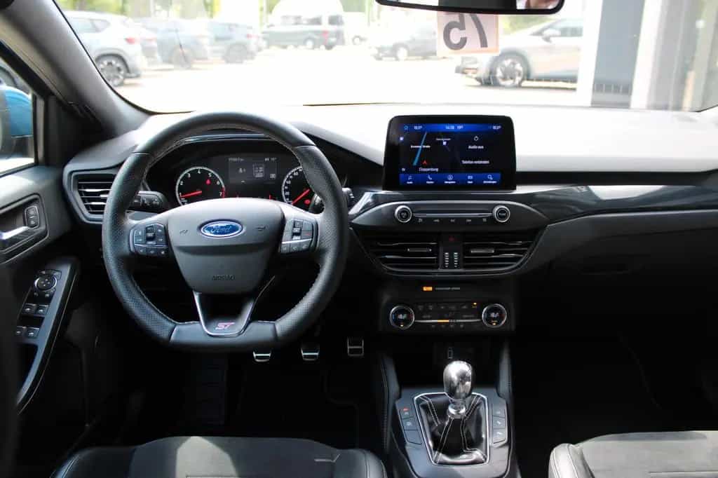 Ford Focus Turnier ST 2.3 Ecoboost +ACC+LED+SHZ+NAVI 11/2019-photo-11