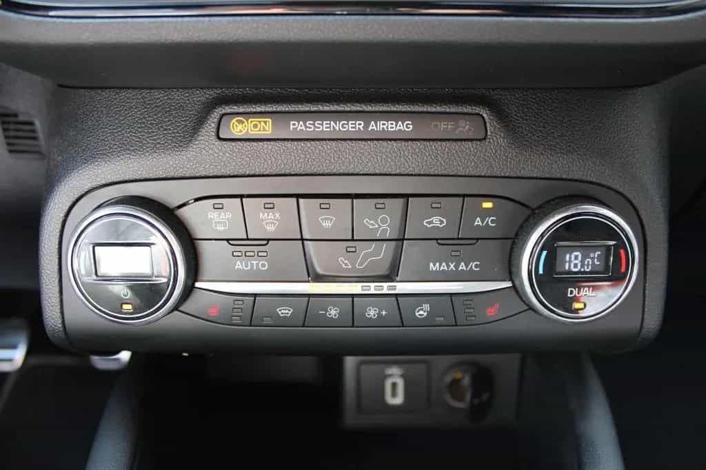 Ford Focus Turnier ST 2.3 Ecoboost +ACC+LED+SHZ+NAVI 11/2019-photo-15