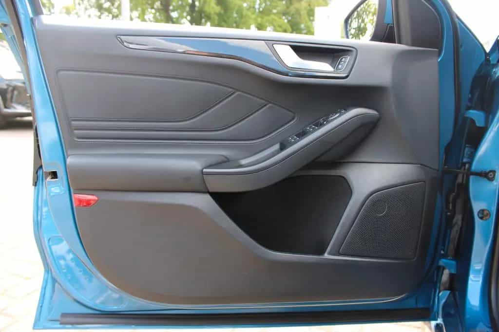 Ford Focus Turnier ST 2.3 Ecoboost +ACC+LED+SHZ+NAVI 11/2019-photo-6