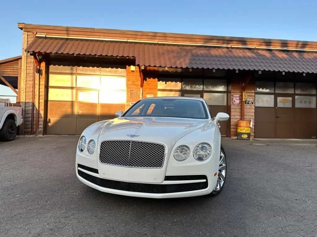 Bentley Flying Spur *SERVICE NEU*VOLL*NAVI*LED*GARANTIE* 03/2019-photo-1