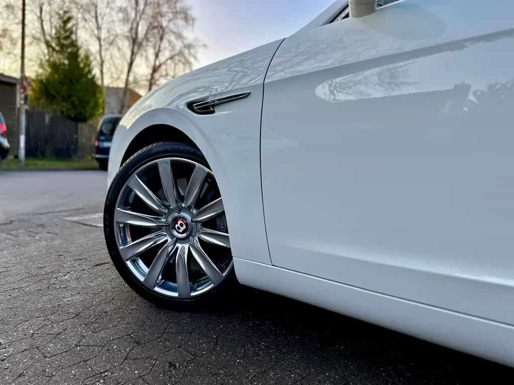 Bentley Flying Spur *SERVICE NEU*VOLL*NAVI*LED*GARANTIE* 03/2019-photo-23