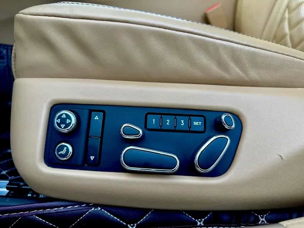 Bentley Flying Spur *SERVICE NEU*VOLL*NAVI*LED*GARANTIE* 03/2019-photo-47