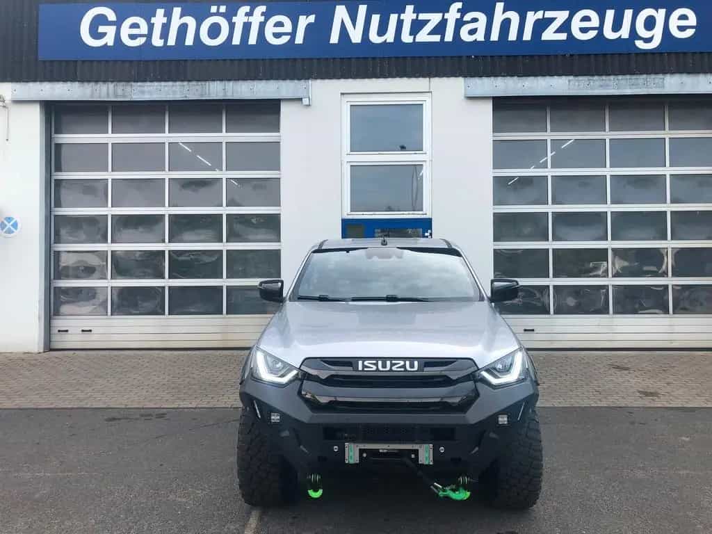 Isuzu D-Max Double Cab 4x4 V-Cross MT +Offroad+Winde+ 06/2025-photo-1