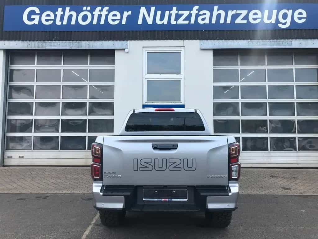 Isuzu D-Max Double Cab 4x4 V-Cross MT +Offroad+Winde+ 06/2025-photo-10