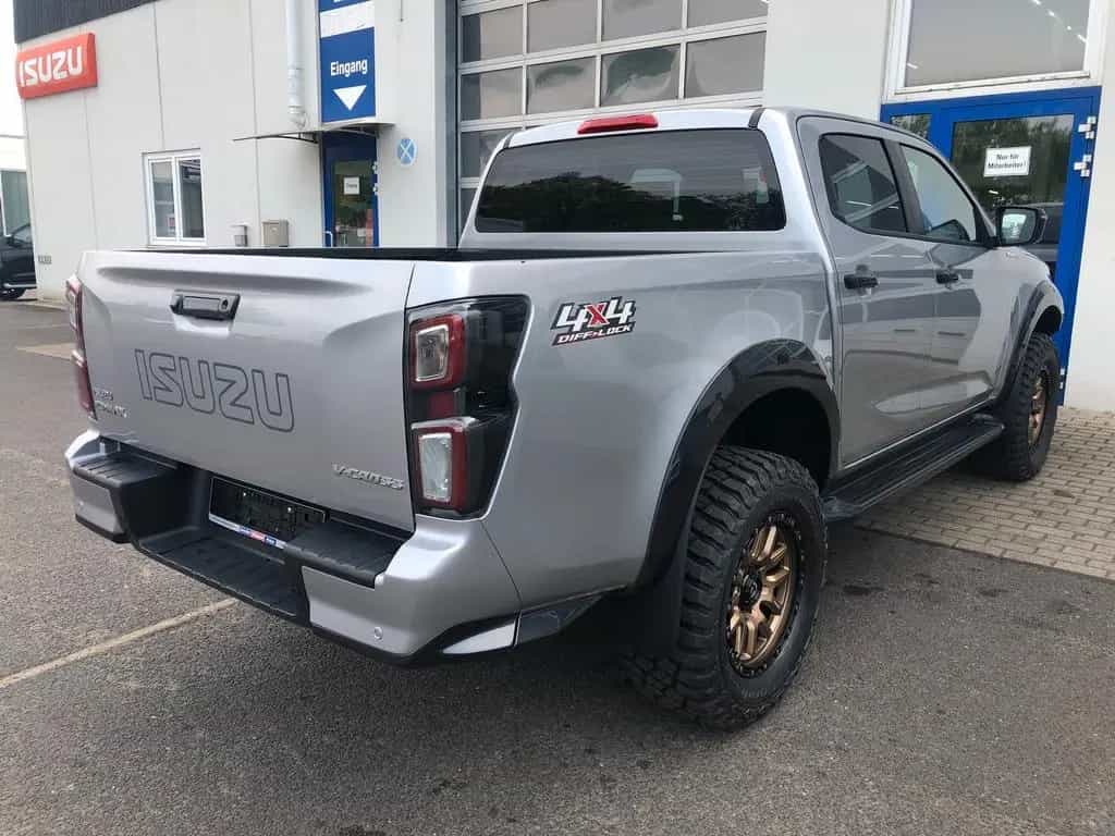 Isuzu D-Max Double Cab 4x4 V-Cross MT +Offroad+Winde+ 06/2025-photo-12