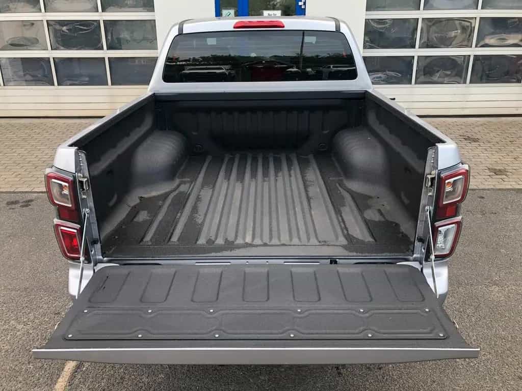 Isuzu D-Max Double Cab 4x4 V-Cross MT +Offroad+Winde+ 06/2025-photo-13