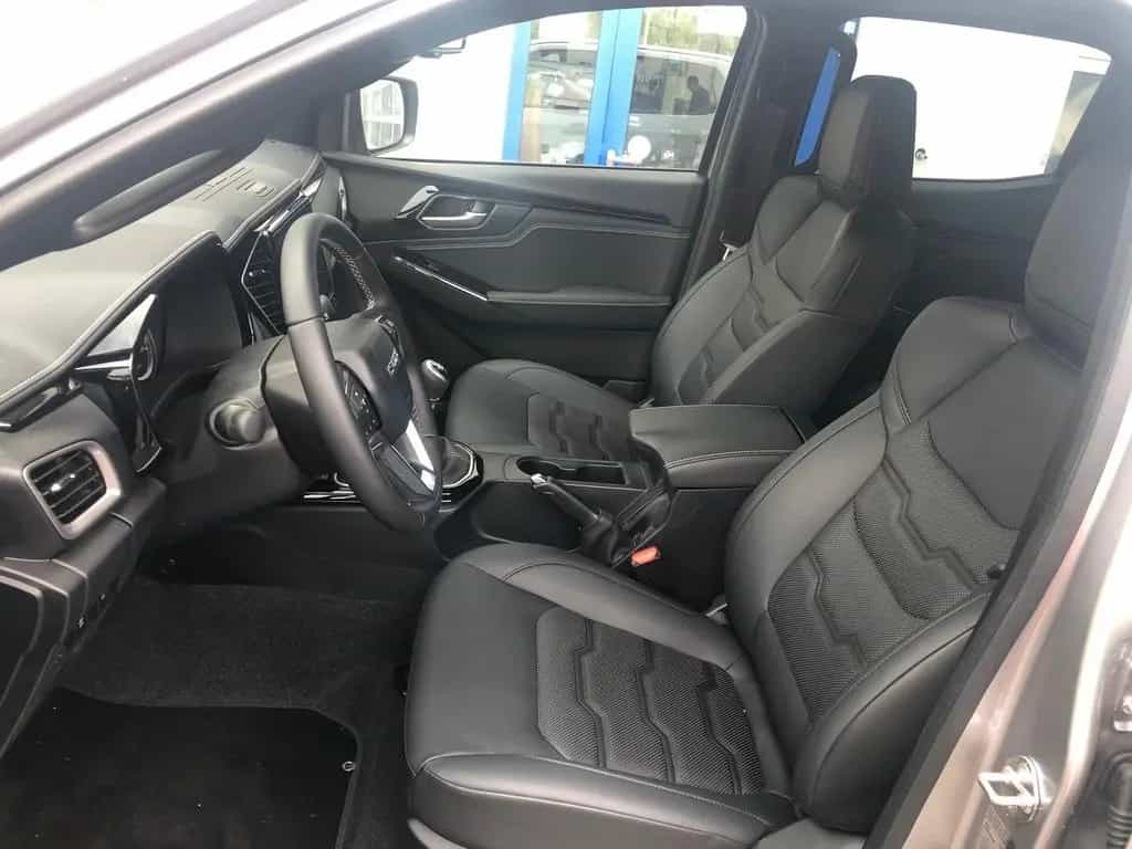 Isuzu D-Max Double Cab 4x4 V-Cross MT +Offroad+Winde+ 06/2025-photo-16